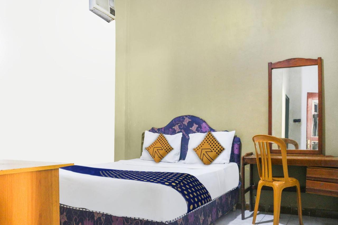Spot On 91212 Hotel Kelimutu Kupang  Dış mekan fotoğraf