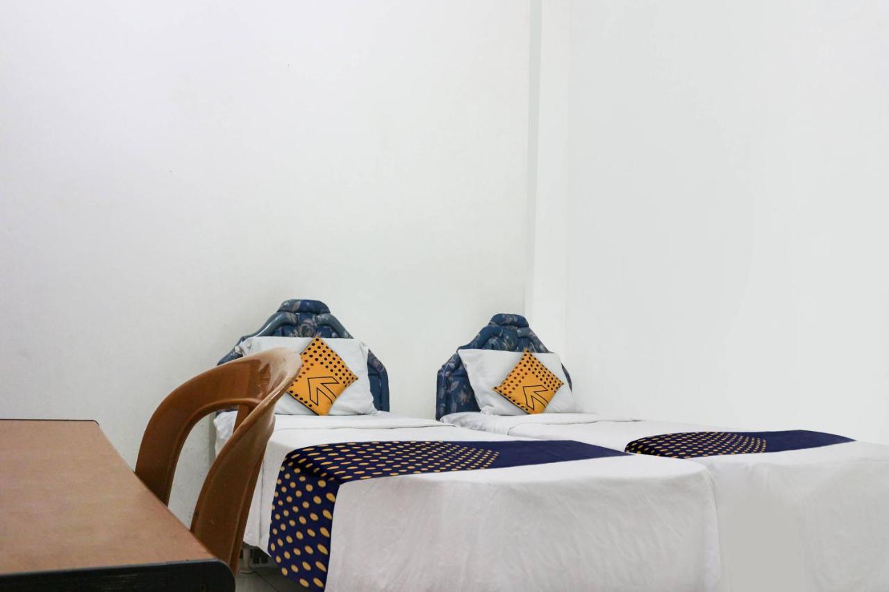Spot On 91212 Hotel Kelimutu Kupang  Dış mekan fotoğraf
